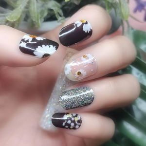 Floral & Glitter Nail Art